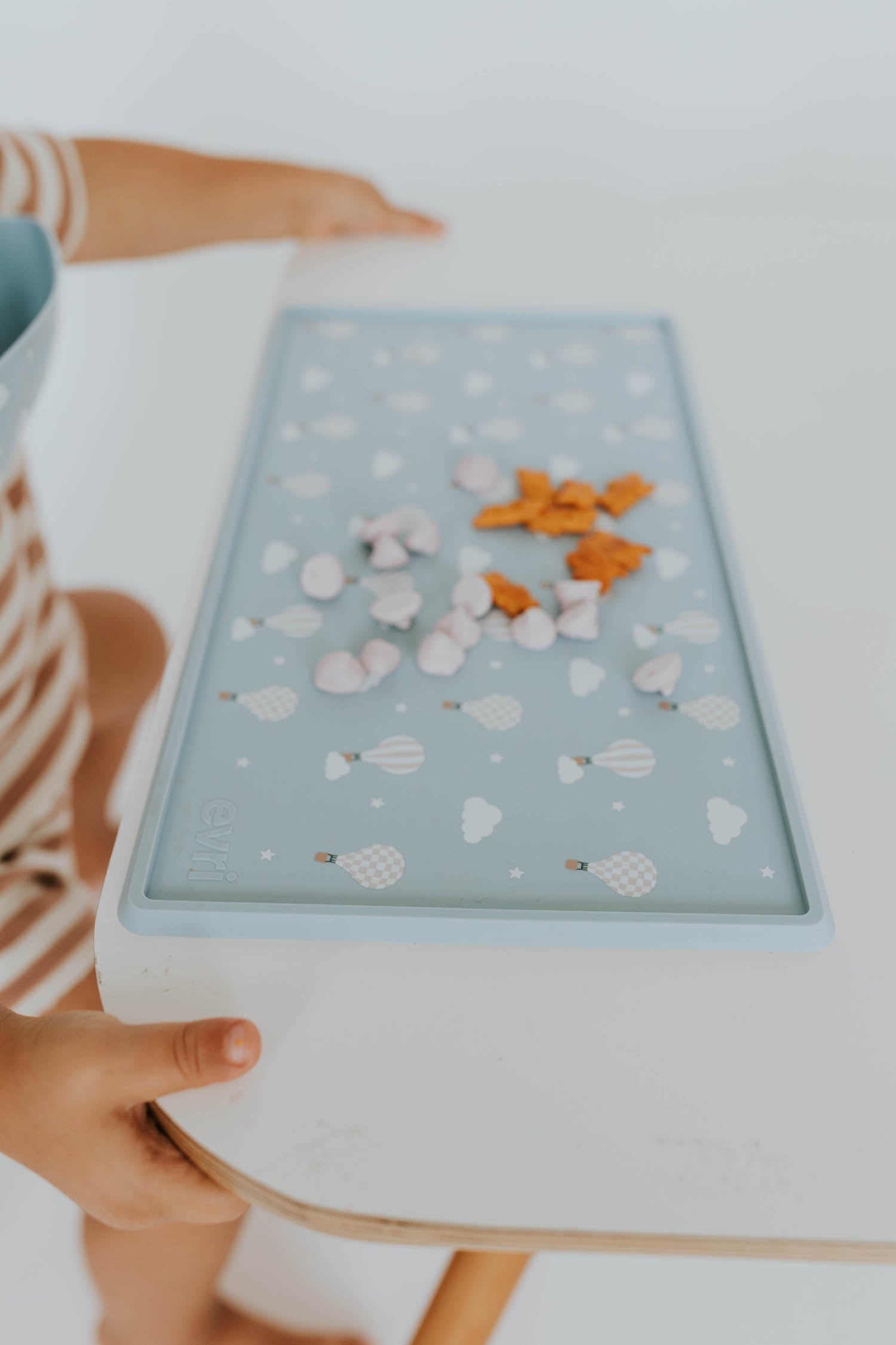 summer infant silicone placemat Printed Silicone Placemat Up Up & Away – Evri